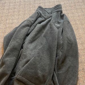 Columbia sweat shirt